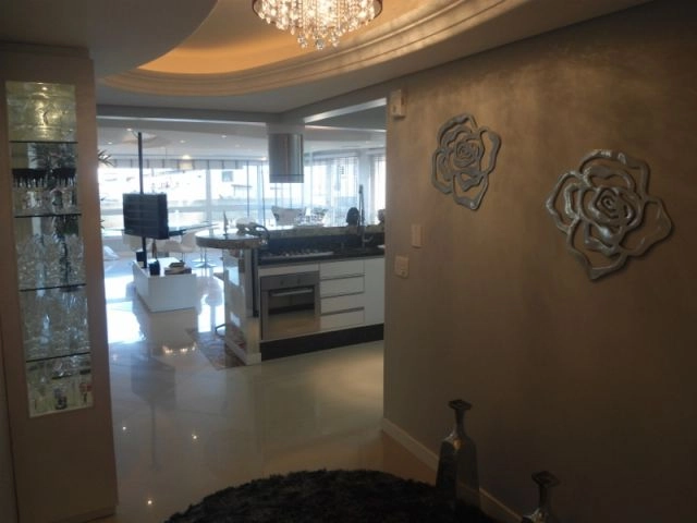 Apartamento diferenciado na praça bassani, são 300m² só de apartamento: 2ª foto da galeria de imagens do imóvel