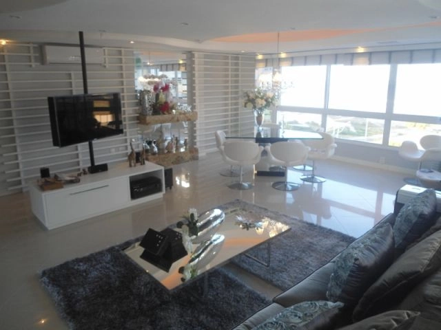 Apartamento diferenciado na praça bassani, são 300m² só de apartamento: 1ª foto da galeria de imagens do imóvel