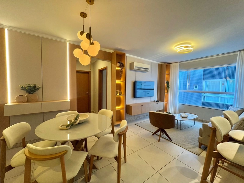 NAVEGANTES, MOBLIADO E DECORADO, AMPLO APTO, EDIFÍCIO ALTO PADRÃO!