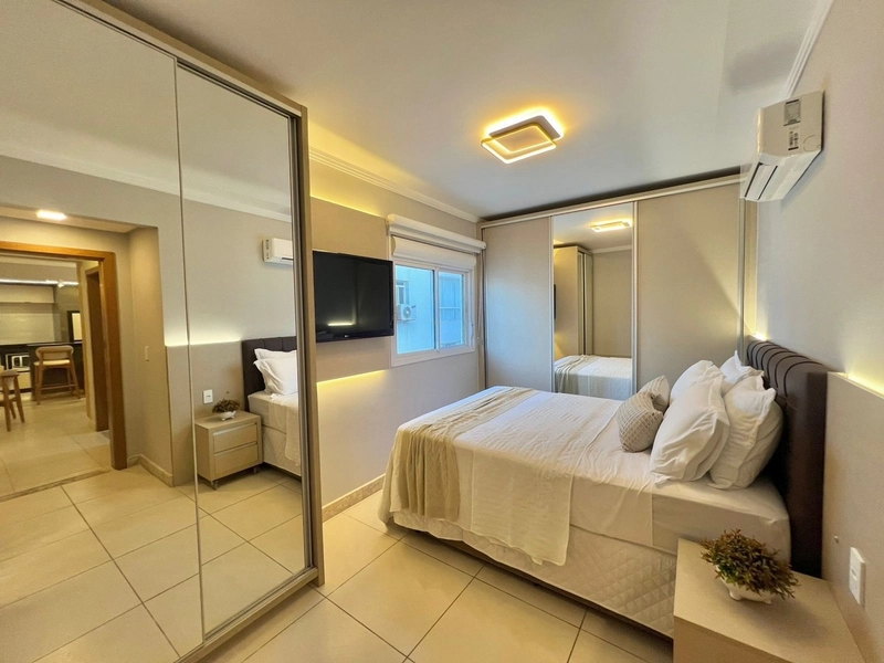 NAVEGANTES, MOBLIADO E DECORADO, AMPLO APTO, EDIFÍCIO ALTO PADRÃO!: 4ª foto da galeria de imagens do imóvel