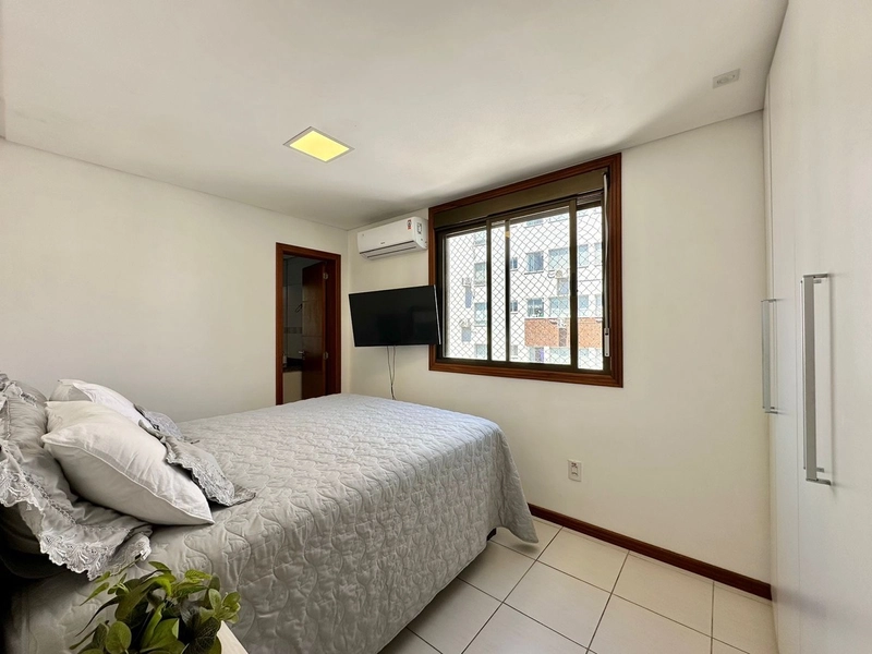 OPORTUNIDADE NO CENTRO! MOBILIADO E DECORADO! PRÉDIO COM INFRA!: 3ª foto da galeria de imagens do imóvel