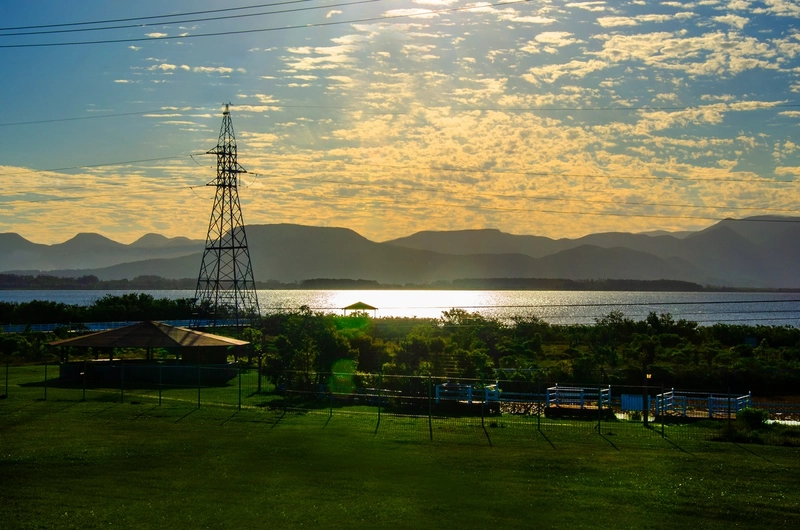 SOBRADO COM VISTA PARA O LAGO: 23ª foto da galeria de imagens do imóvel