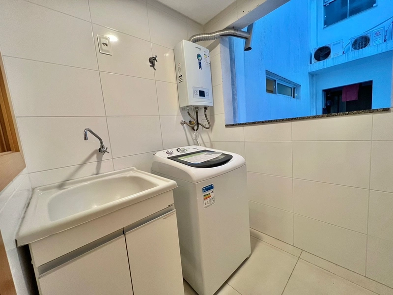 APARTAMENTO DE FRENTE, MOBILIADO E DECORADO! SACADA DE FRENTE!: 9ª foto da galeria de imagens do imóvel