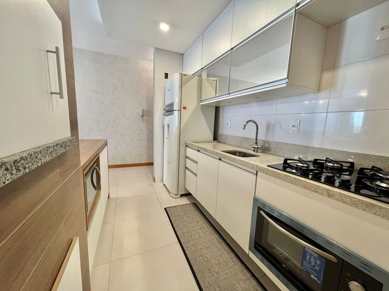 APARTAMENTO DE FRENTE, MOBILIADO E DECORADO! SACADA DE FRENTE!: 8ª foto da galeria de imagens do imóvel