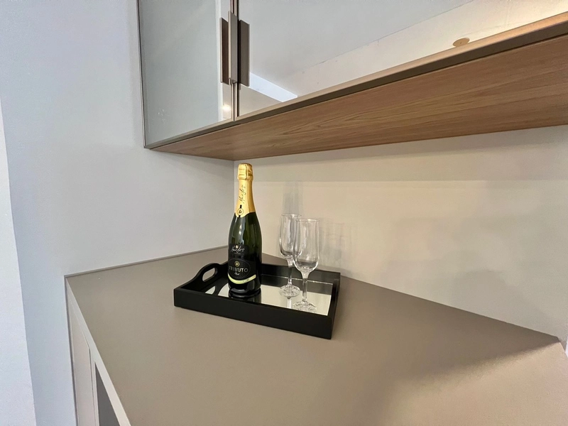 APARTAMENTO DE FRENTE, MOBILIADO E DECORADO! SACADA DE FRENTE!: 6ª foto da galeria de imagens do imóvel