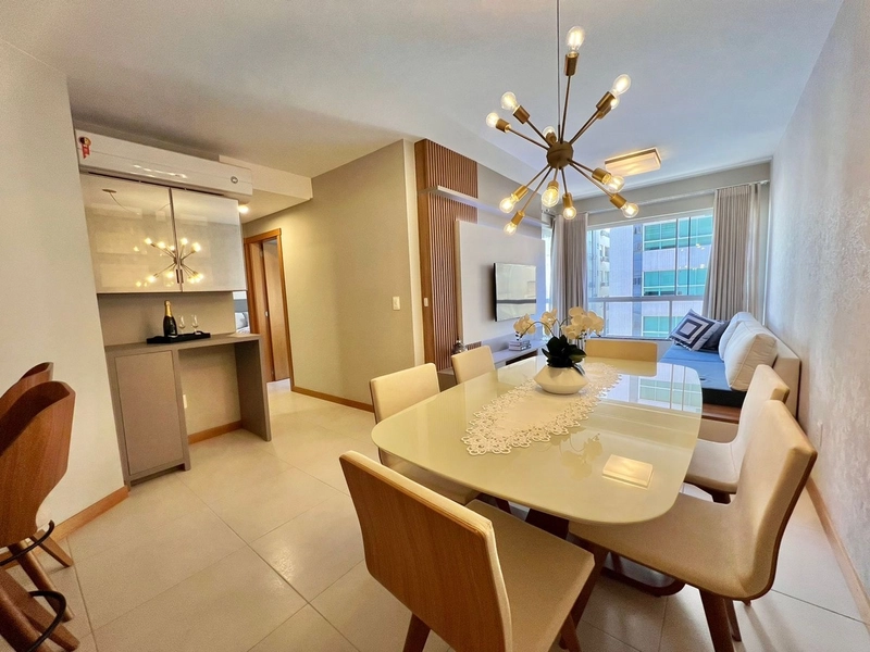 APARTAMENTO DE FRENTE, MOBILIADO E DECORADO! SACADA DE FRENTE!: 4ª foto da galeria de imagens do imóvel