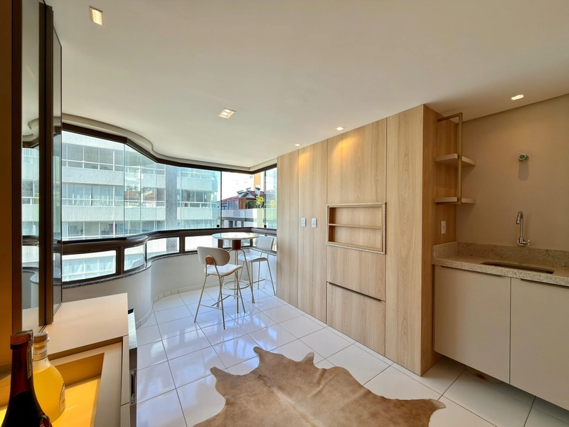SACADA DE FRENTE COM CHURRASQUEIRA, MOBILIADO E DECORADO!: 7ª foto da galeria de imagens do imóvel