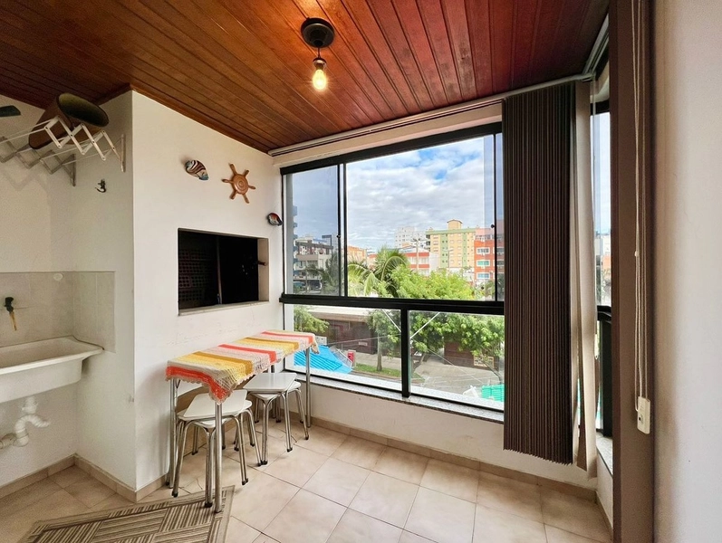 FRENTE A PRAÇA DOS CAMELÔS: 2ª foto da galeria de imagens do imóvel