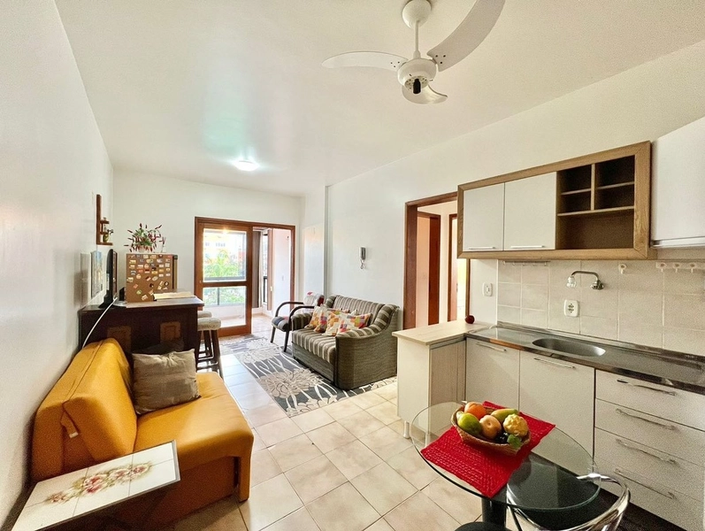 FRENTE A PRAÇA DOS CAMELÔS: 4ª foto da galeria de imagens do imóvel