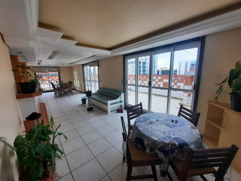 MUITO ESPAÇO COM VISTA PARA O MAR NA AVENIDA: 1ª foto da galeria de imagens do imóvel