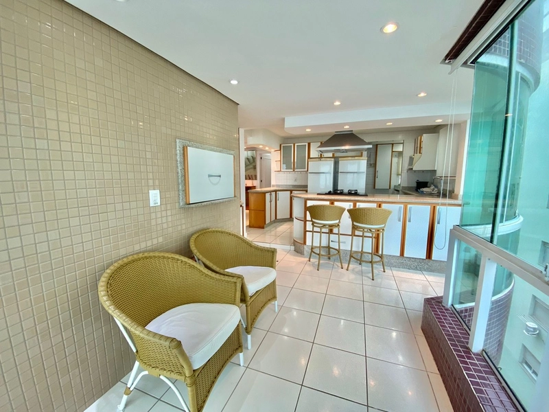 BEIRA MAR - MOBILIADO E DECORADO: 2ª foto da galeria de imagens do imóvel