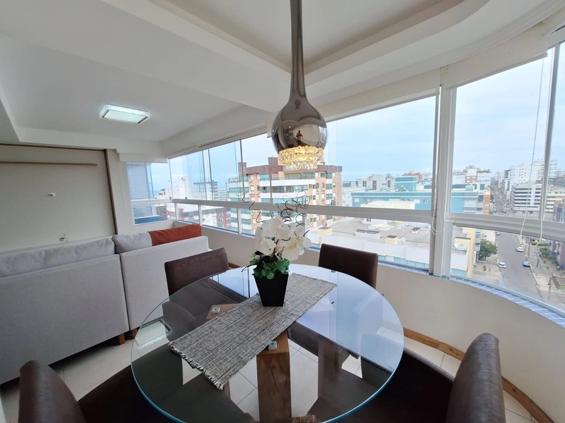 No centro de frente com vista para o mar !!!!