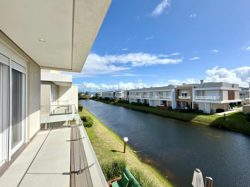 Sobrado de esquina, beira lago, junto ao clube.: 28ª foto da galeria de imagens do imóvel