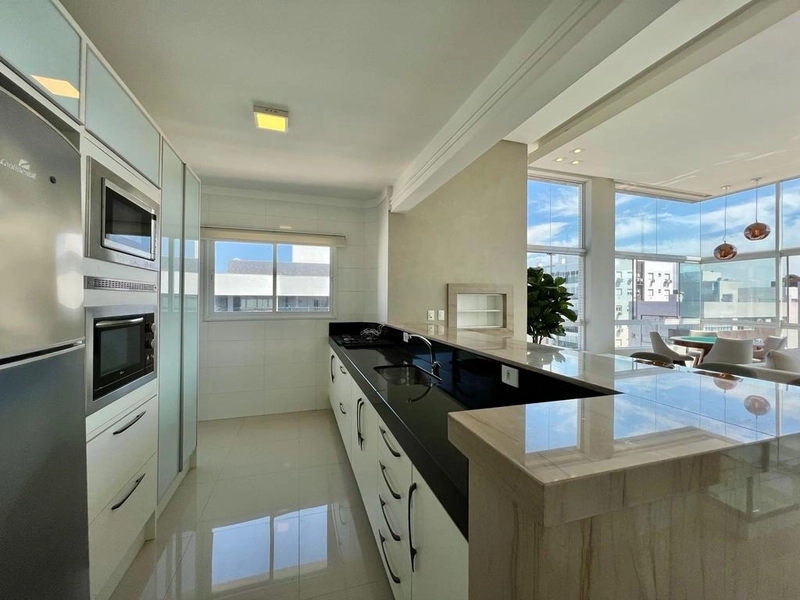 FINAMENTE MOBILIADO E DECORADO: 2ª foto da galeria de imagens do imóvel