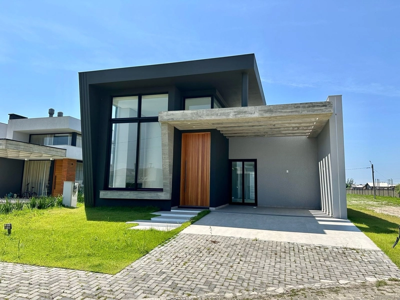 Casa Térrea Condomínio Fechado 4 suítes independentes: 1ª foto da galeria de imagens do imóvel