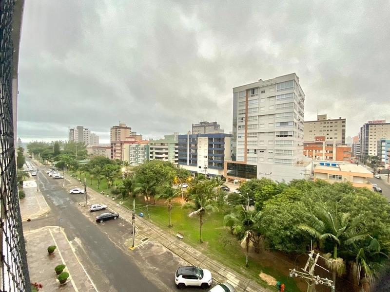 APTO DE FRENTE COM SACADA PARA  PRAÇA FLÁVIO BOIANOVISKI! MOBILIADO!