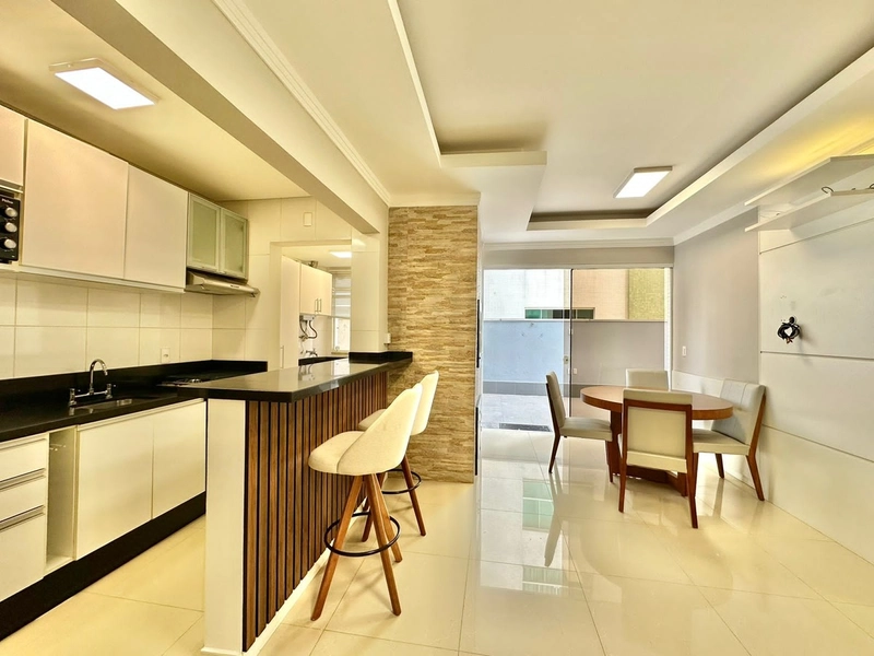 60X!! Apto 02 dormitórios com Terraço amplo, Mobiliado/Decorado, veja: 2ª foto da galeria de imagens do imóvel