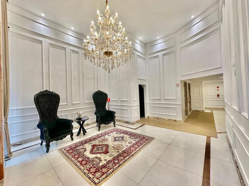 APTO. NOVO, PRÉDIO IMPONENTE! MOBILIADO, 1 DORMITÓRIO, VAGA,: 2ª foto da galeria de imagens do imóvel