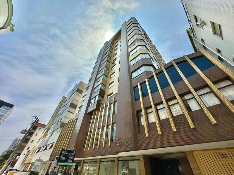 APARTAMENTO SACADA DE FRENTE NO CENTRO! JUNTO A PRAÇA DO MINI GOLF: 2ª foto da galeria de imagens do imóvel