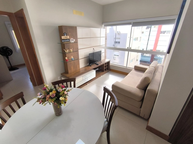 JUNTO À PRAÇA TIARAJU, COM BOX AMPLO E VISTA PARA A AV. UBIRAJARA: 2ª foto da galeria de imagens do imóvel