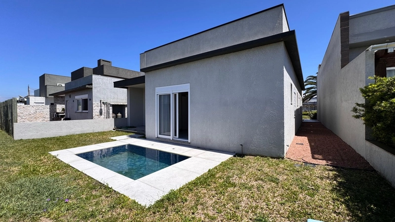 CASA NO CAPÃO ILHAS COM PÉ-DIREITO DUPLO, INTEGRAÇÃO TOTAL E ÁREA EXTE: 10ª foto da galeria de imagens do imóvel