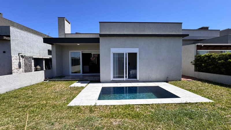 CASA NO CAPÃO ILHAS COM PÉ-DIREITO DUPLO, INTEGRAÇÃO TOTAL E ÁREA EXTE: 13ª foto da galeria de imagens do imóvel