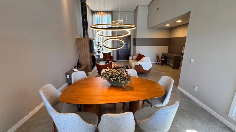 CASA NO CAPÃO ILHAS COM PÉ-DIREITO DUPLO, INTEGRAÇÃO TOTAL E ÁREA EXTE: 4ª foto da galeria de imagens do imóvel
