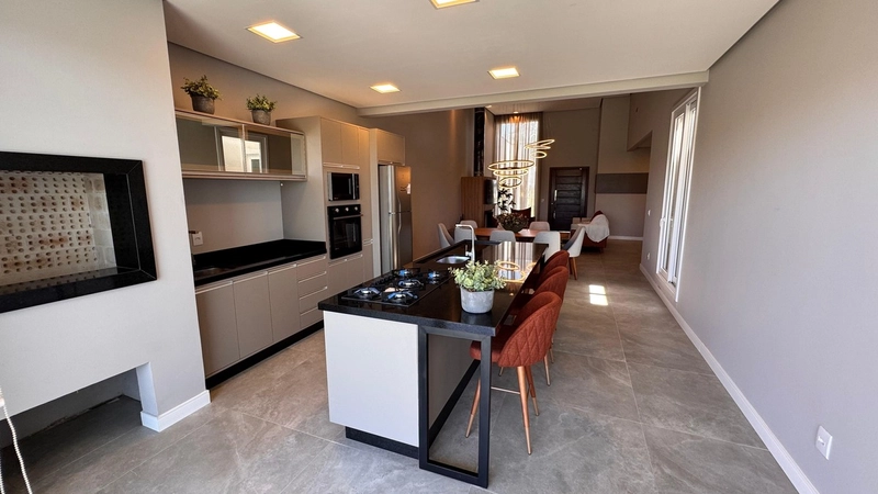 CASA NO CAPÃO ILHAS COM PÉ-DIREITO DUPLO, INTEGRAÇÃO TOTAL E ÁREA EXTE: 28ª foto da galeria de imagens do imóvel