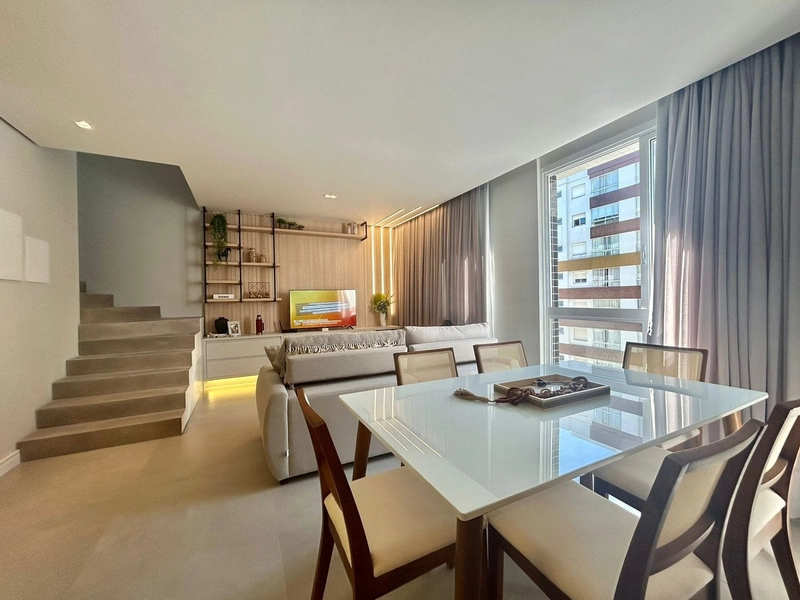 NAVEGANTES! DUPLEX, DE FRENTE, MOBILIADO E DECORADO, NOVO, 2 VAGAS,: 1ª foto da galeria de imagens do imóvel