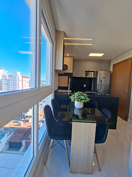 LUXO DE 1 DORM. MOBILIADO, PRÉDIO COM ROOFTOP, PISCINA, INFRA.: 3ª foto da galeria de imagens do imóvel