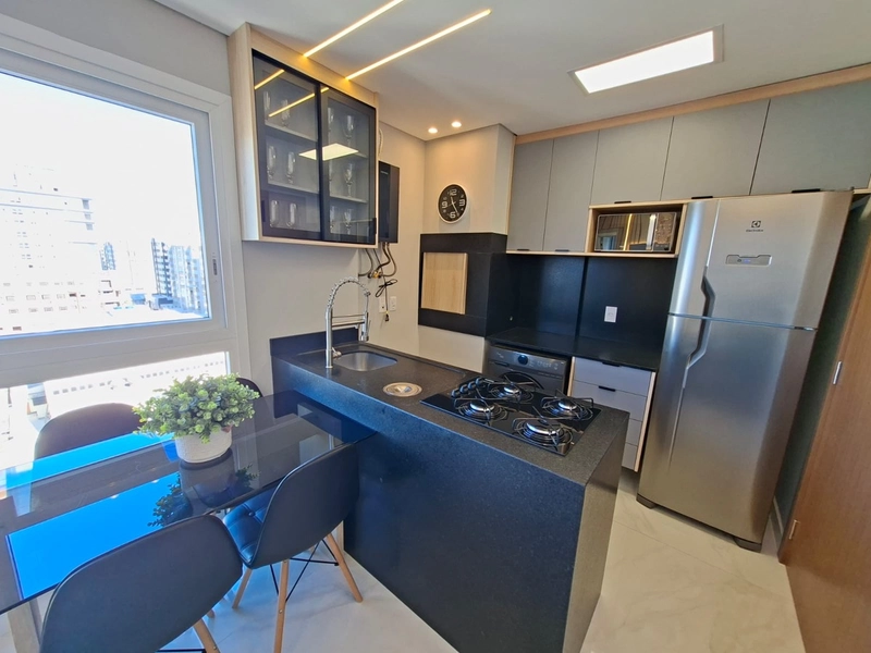 LUXO DE 1 DORM. MOBILIADO, PRÉDIO COM ROOFTOP, PISCINA, INFRA.: 6ª foto da galeria de imagens do imóvel