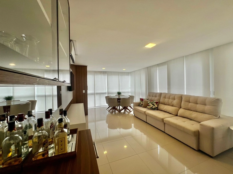 ALTO PADRÃO NA BEIRA MAR, COM VISTA ESPETACULAR MAR! MOB. E DECORADO: 2ª foto da galeria de imagens do imóvel