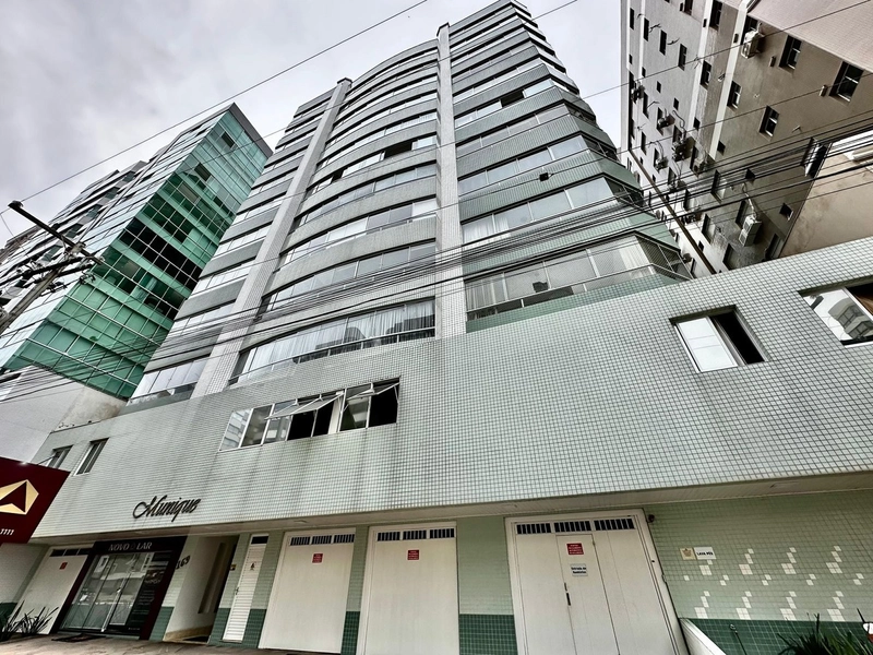 Em frente a avenida com vista eterna para o mar: 22ª foto da galeria de imagens do imóvel