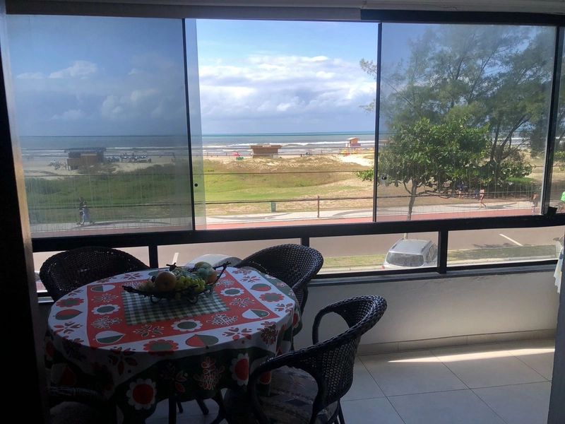 BEIRA MAR, COM VISTA ESPETACULAR E DEFINIDA! MOBILIADO, TERRAÇO!: 3ª foto da galeria de imagens do imóvel