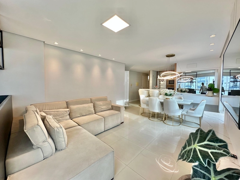 ALTO PADRÃO, FINAMENTE MOBILIADO E DECORADO COM VISTA ESPETACULAR.: 2ª foto da galeria de imagens do imóvel
