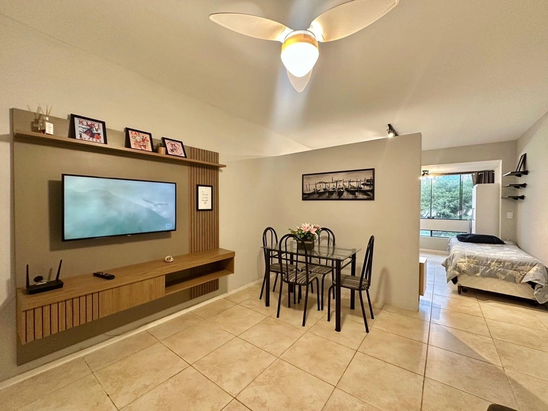 INVESTIR OU MORAR! ÓTIMO PARA AIRBNB! MOBILIADO NO CENTRO!: 1ª foto da galeria de imagens do imóvel