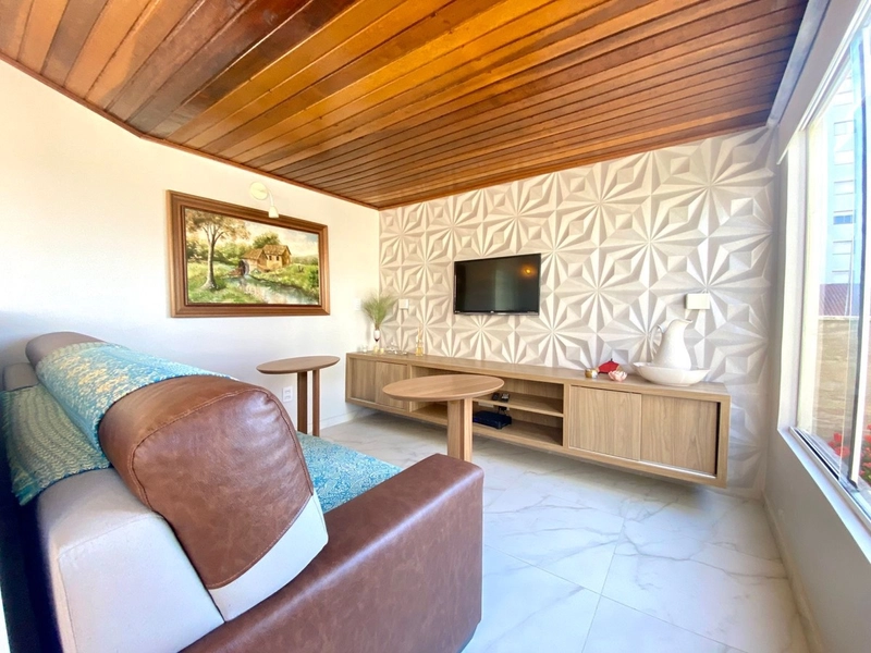 INVESTIR OU MORAR! CENTRO! COBERTURA COM TERRAÇO E VISTA MAR! VAGA!