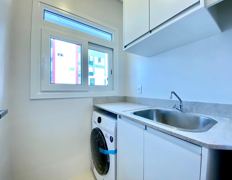 60X !NAVEGANTES, DE FRENTE COM VISTA, ANDAR ALTO! MOBILIADO E DECORADO: 4ª foto da galeria de imagens do imóvel