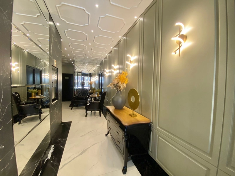 ARQUITETURA NEOCLÁSSICA! ALTISSÍMO PADRÃO! MOBILIADO E DECORADO!: 3ª foto da galeria de imagens do imóvel