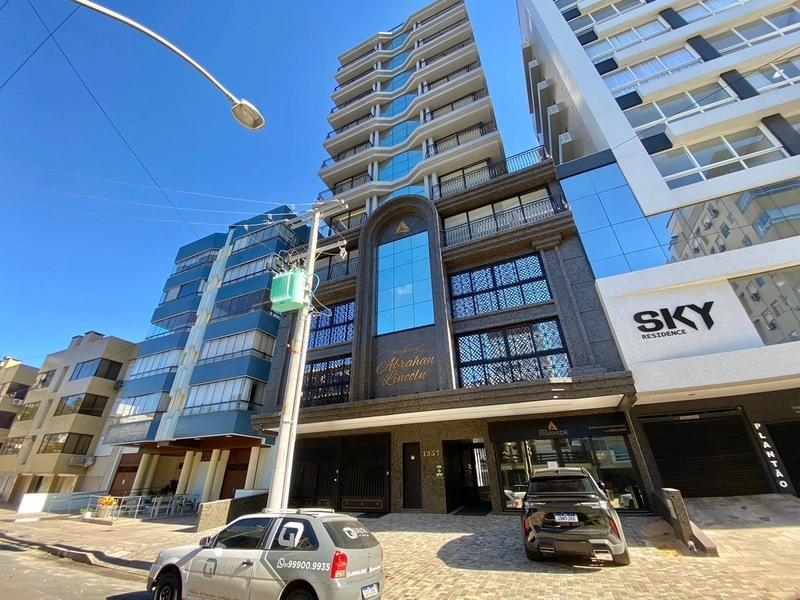 ARQUITETURA NEOCLÁSSICA! ALTISSÍMO PADRÃO! MOBILIADO E DECORADO!