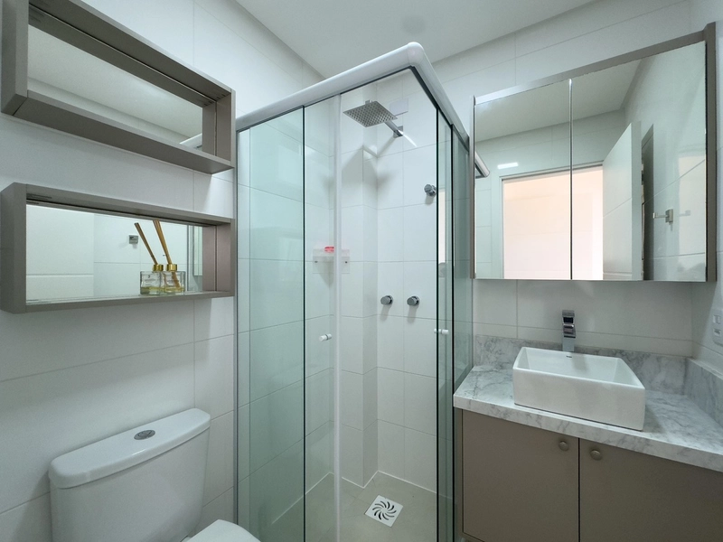 NAVEGANTES! DE FRENTE COM VISTA! MOBILIADO! ALTO PADRÃO CONSTRUTIVO!: 16ª foto da galeria de imagens do imóvel