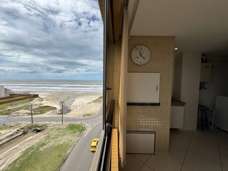 PÉ NA AREIA! DE FRENTE COM SACADA E VISTA MAR! MOBILIADO E DECORADO!: 5ª foto da galeria de imagens do imóvel