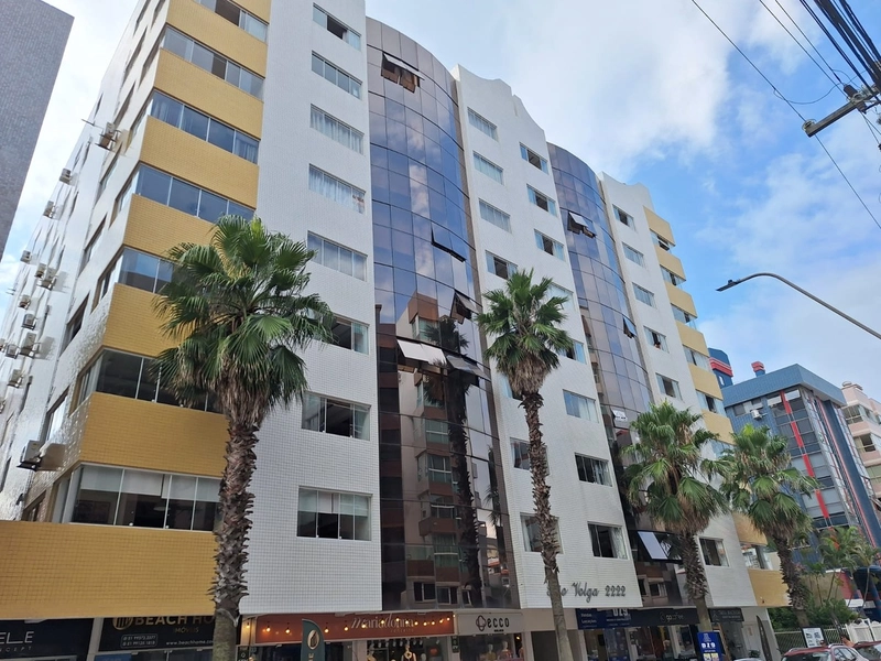 No centro com vista liberada para Praça do Minigolfe: 5ª foto da galeria de imagens do imóvel
