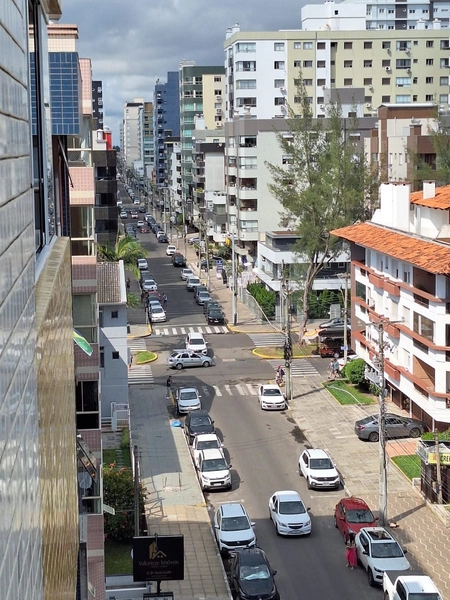 No centro com vista liberada para Praça do Minigolfe: 27ª foto da galeria de imagens do imóvel
