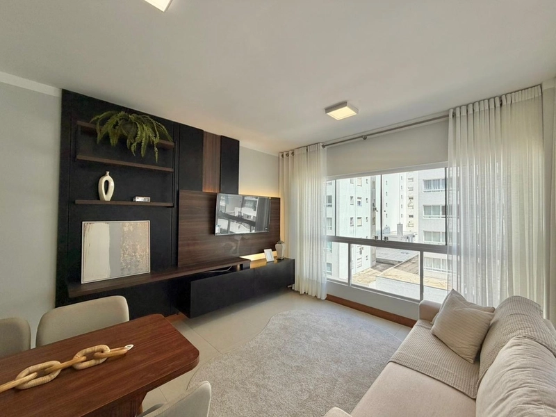 NAVEGANTES, DE FRENTE, MOBILIADO, DECORADO E CLIMATIZADO! LINDO APTO!: 2ª foto da galeria de imagens do imóvel