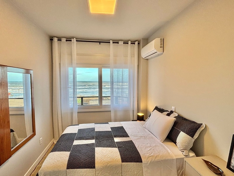 OPORTUNIDADE PÉ NA AREIA! FRENTE E VISTA MAR! MOBILIADO E DECORADO!: 5ª foto da galeria de imagens do imóvel