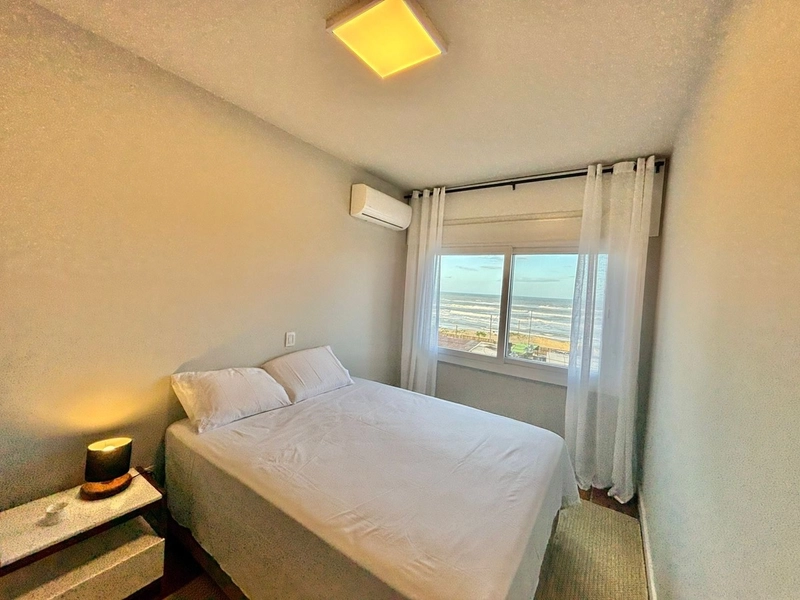 OPORTUNIDADE PÉ NA AREIA! FRENTE E VISTA MAR! MOBILIADO E DECORADO!: 6ª foto da galeria de imagens do imóvel