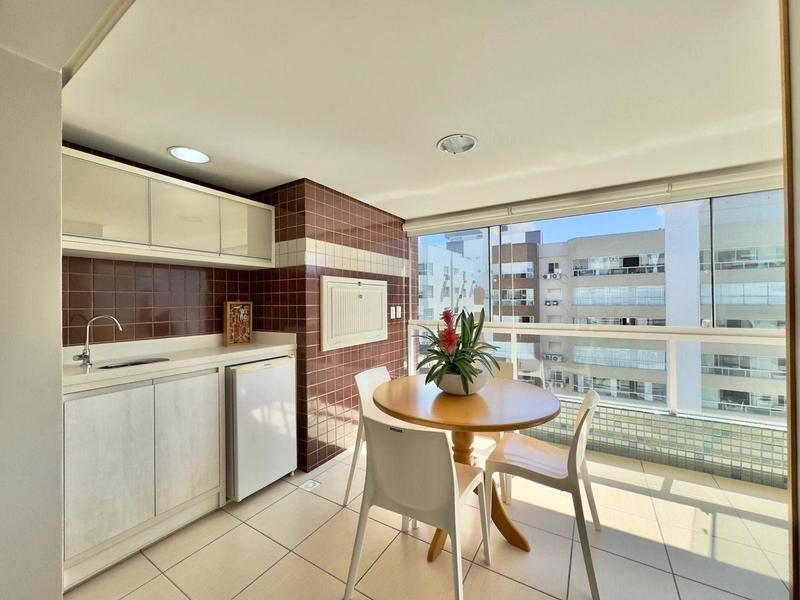 NAVEGANTES! ANDAR ALTO COM VISTA, SACADÃO, MOBILIADO, ALTO PADRÃO!: 7ª foto da galeria de imagens do imóvel