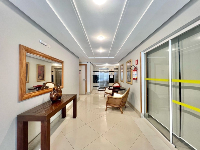 NAVEGANTES! ANDAR ALTO COM VISTA, SACADÃO, MOBILIADO, ALTO PADRÃO!: 3ª foto da galeria de imagens do imóvel