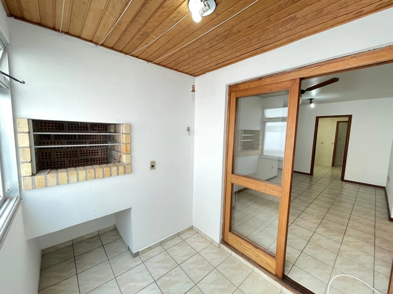 Apartamento poucos metros do mar junto a Praça: 17ª foto da galeria de imagens do imóvel